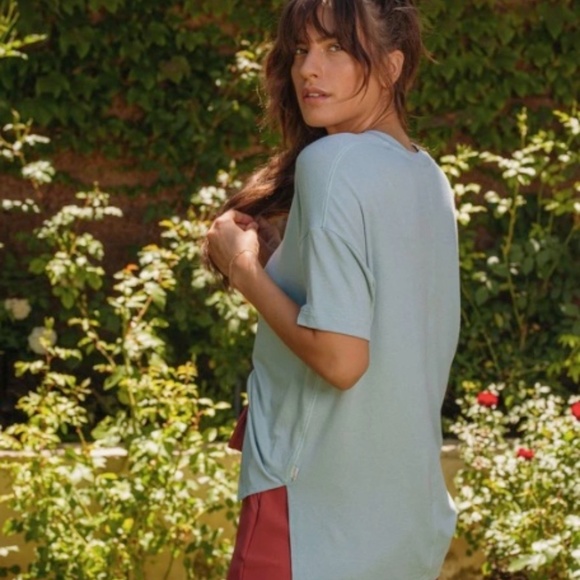 High Low Top - Picture 3 of 3